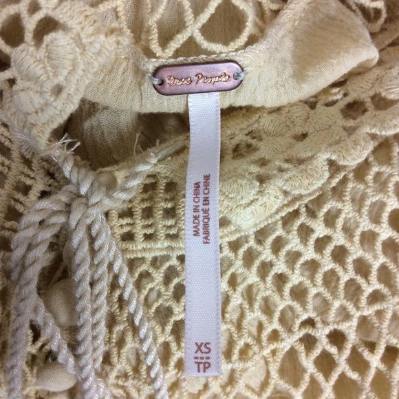Free People On The Island Crochet Neckline Yoke Blouse Size XS - Picture 8 of 8